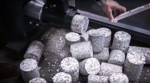 Produktion von Papierbriketts