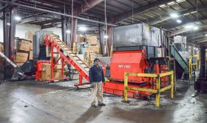 Two-stage shredding Shredder granulator