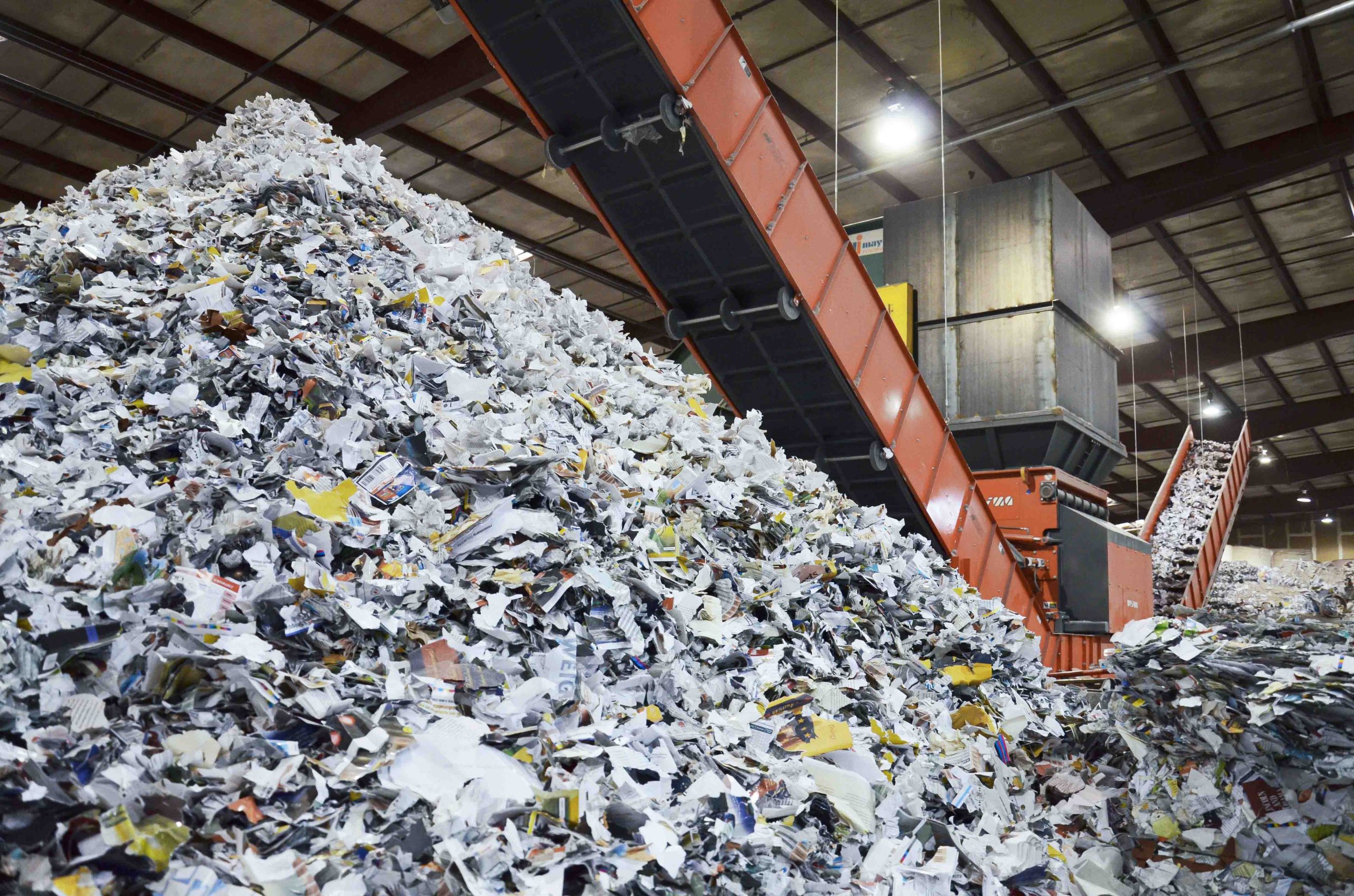 Vertrauliche Dokumente werden durch Shreddern unkenntlich gemacht