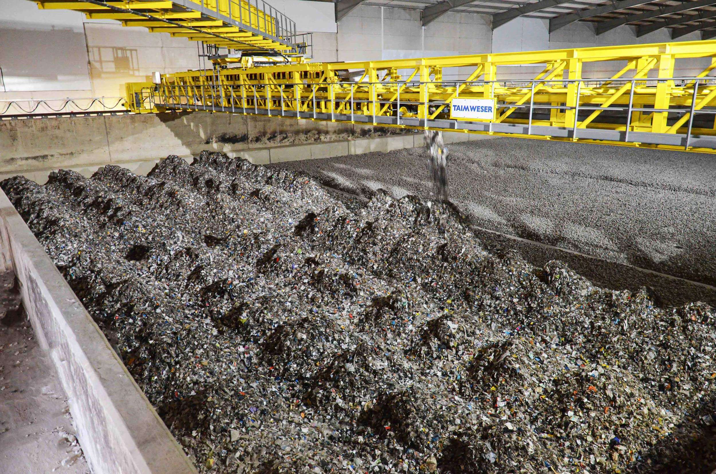 Substitute fuel (RDF) is stored in a silo