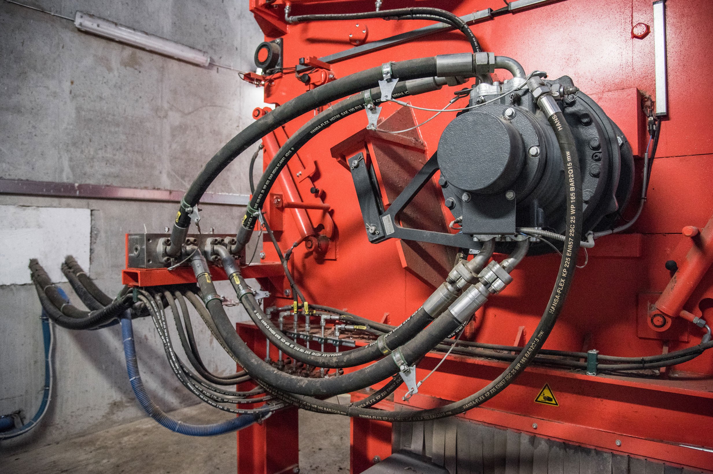 Hägglunds Hydraulikantrieb an einem WEIMA Einwellen-Zerkleinerer