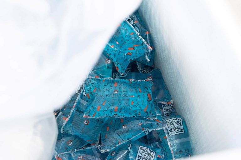 “easyAkku” gel packs specially developed by easy2cool