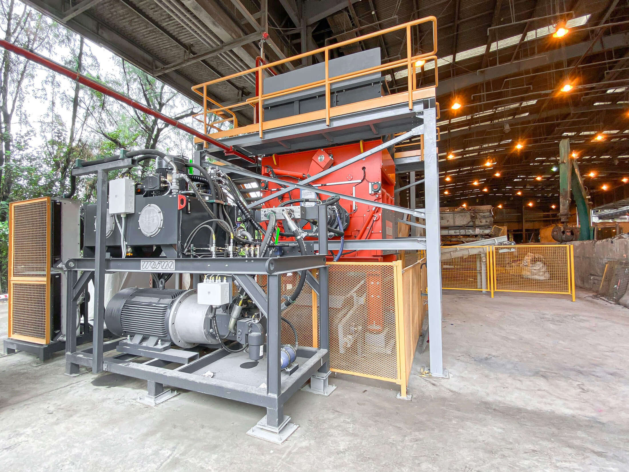 WEIMA PowerLine 1500 in einer Produktionshalle als Nahaufnahme.