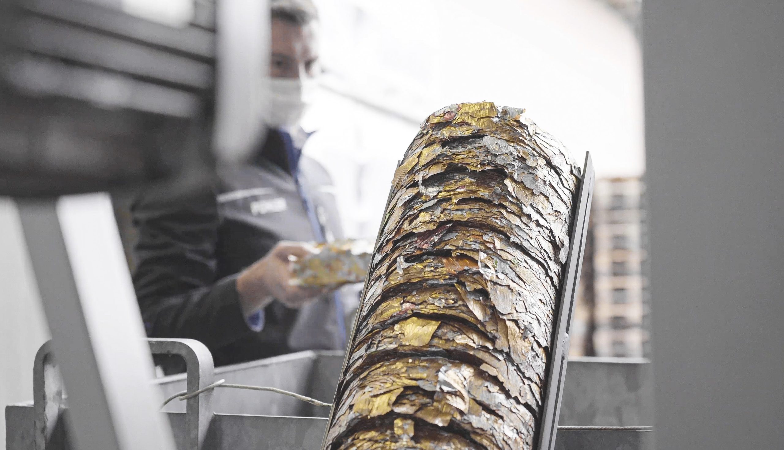 Bieretiketten als Presslinge auf einer PUEHLER Presse