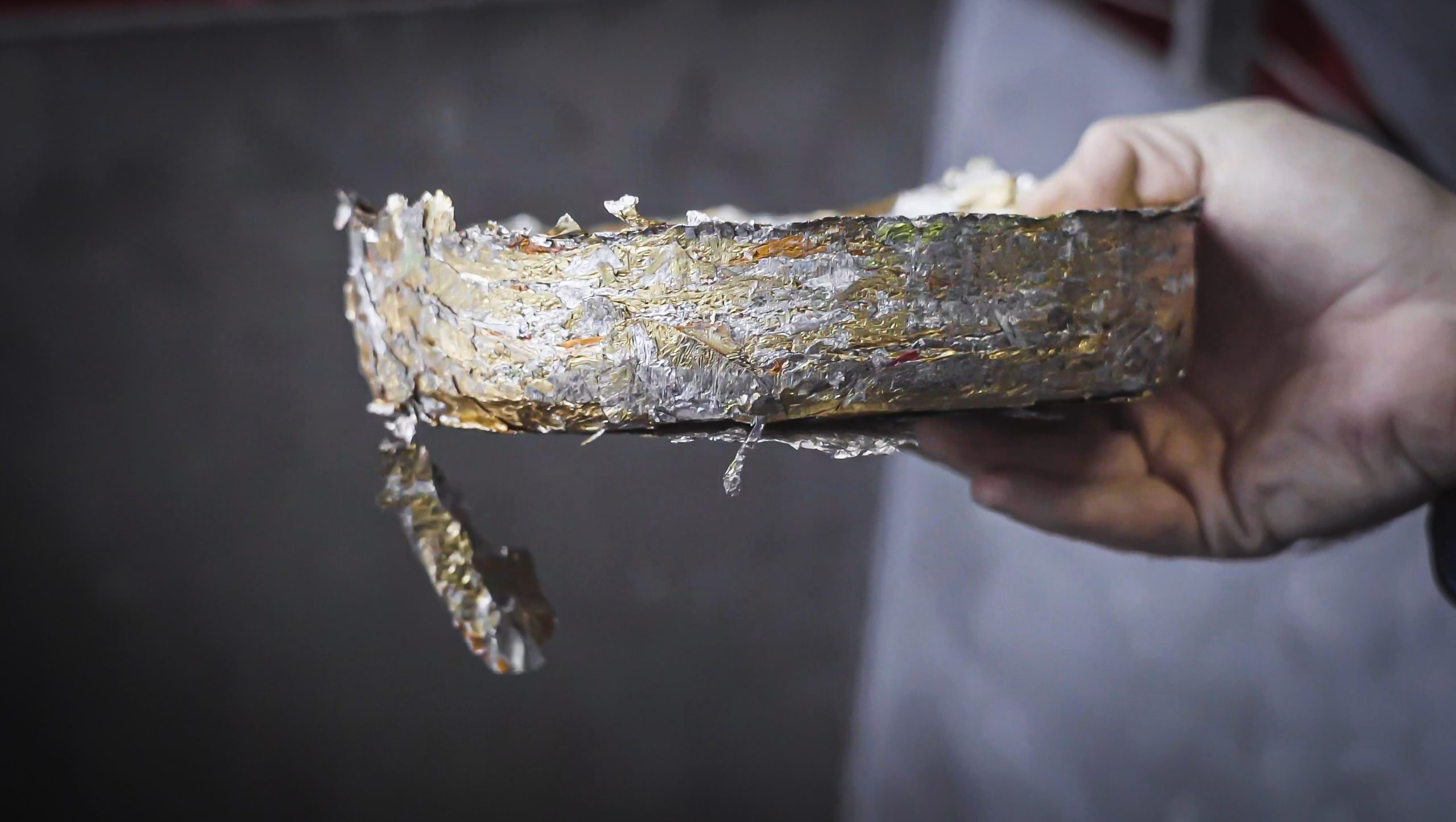 Nahaufnahme eines Pressling aus Aluminium Labels