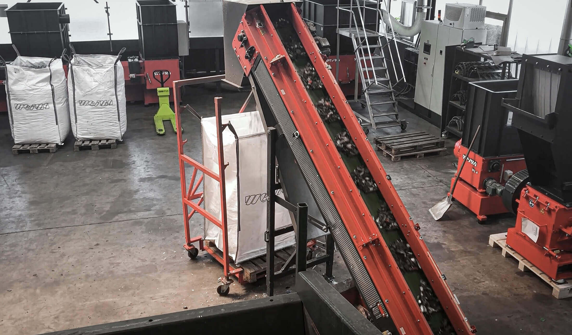 Technikum WEIMA in Ilsfeld mit Versuchsanordnung Rigid Plastics