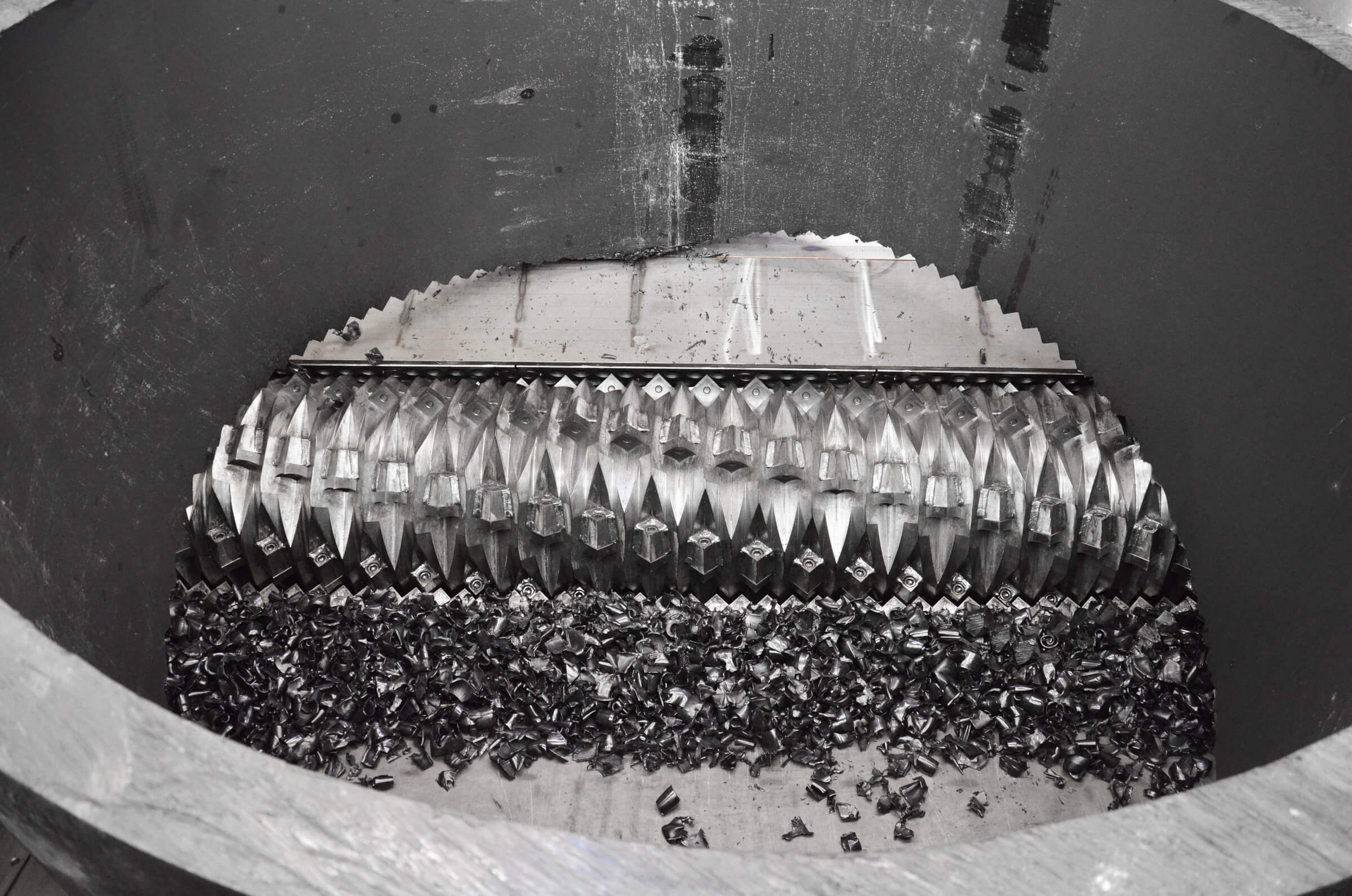 WEIMA V-rotor shreds PE-HD pipe cuttings without trouble
