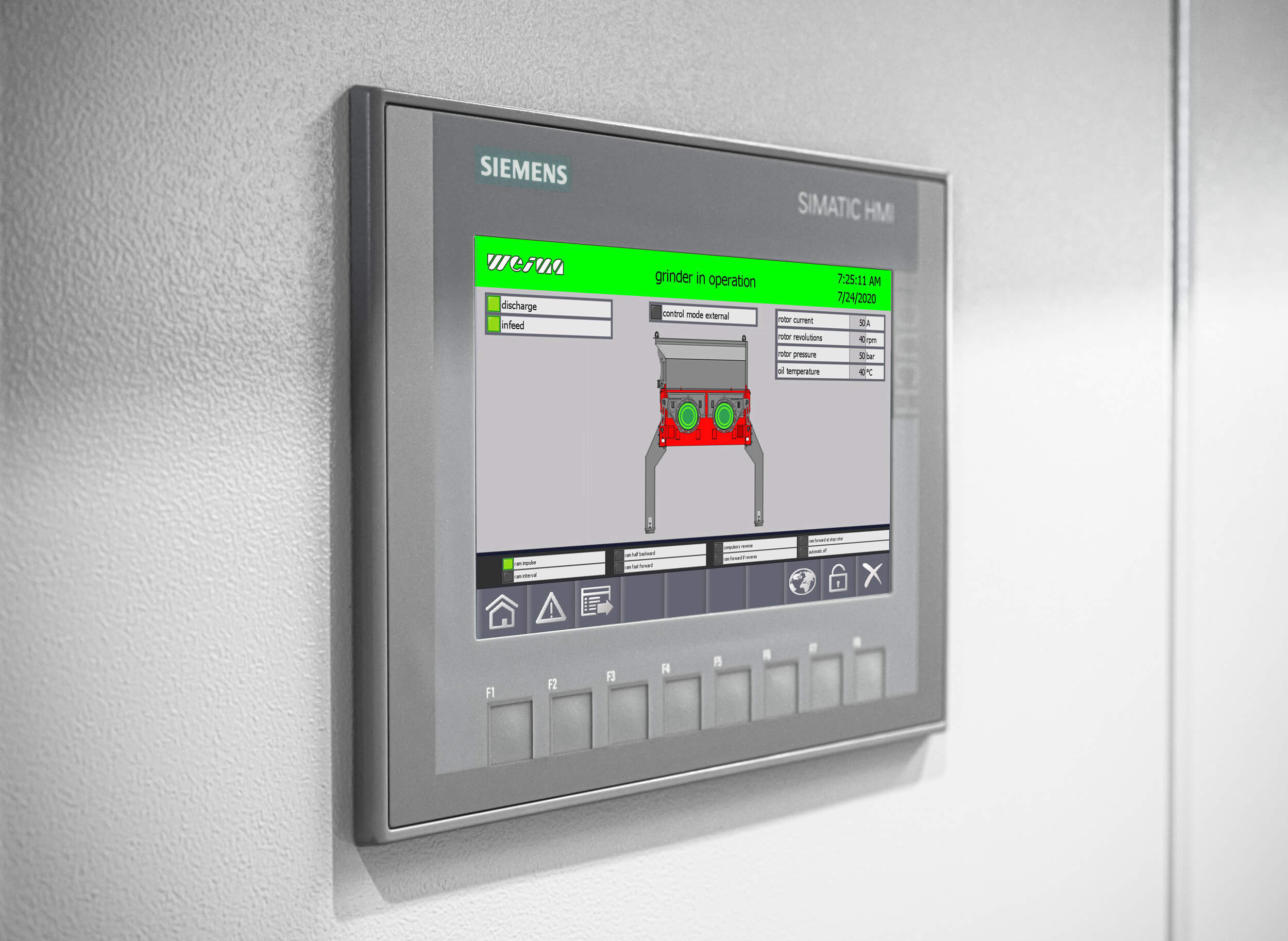 The twin-shaft shredder is operated via a touch panel
