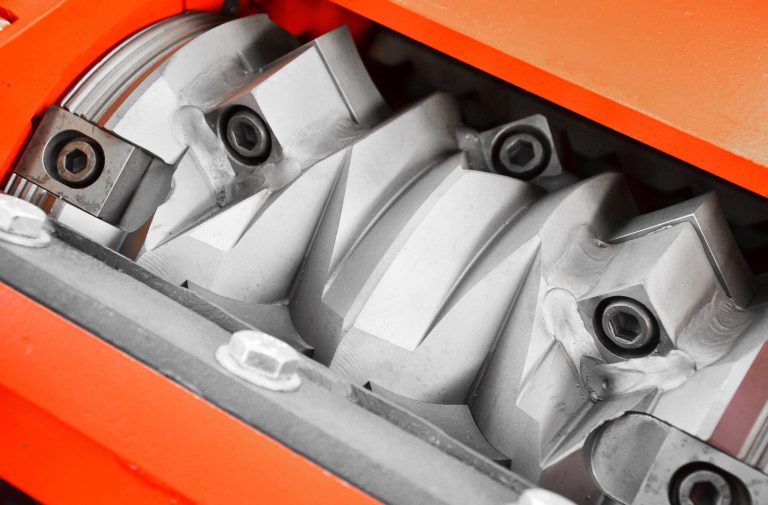 Rotor eines WEIMA Schredders mit angeschweißten Messerblöcken