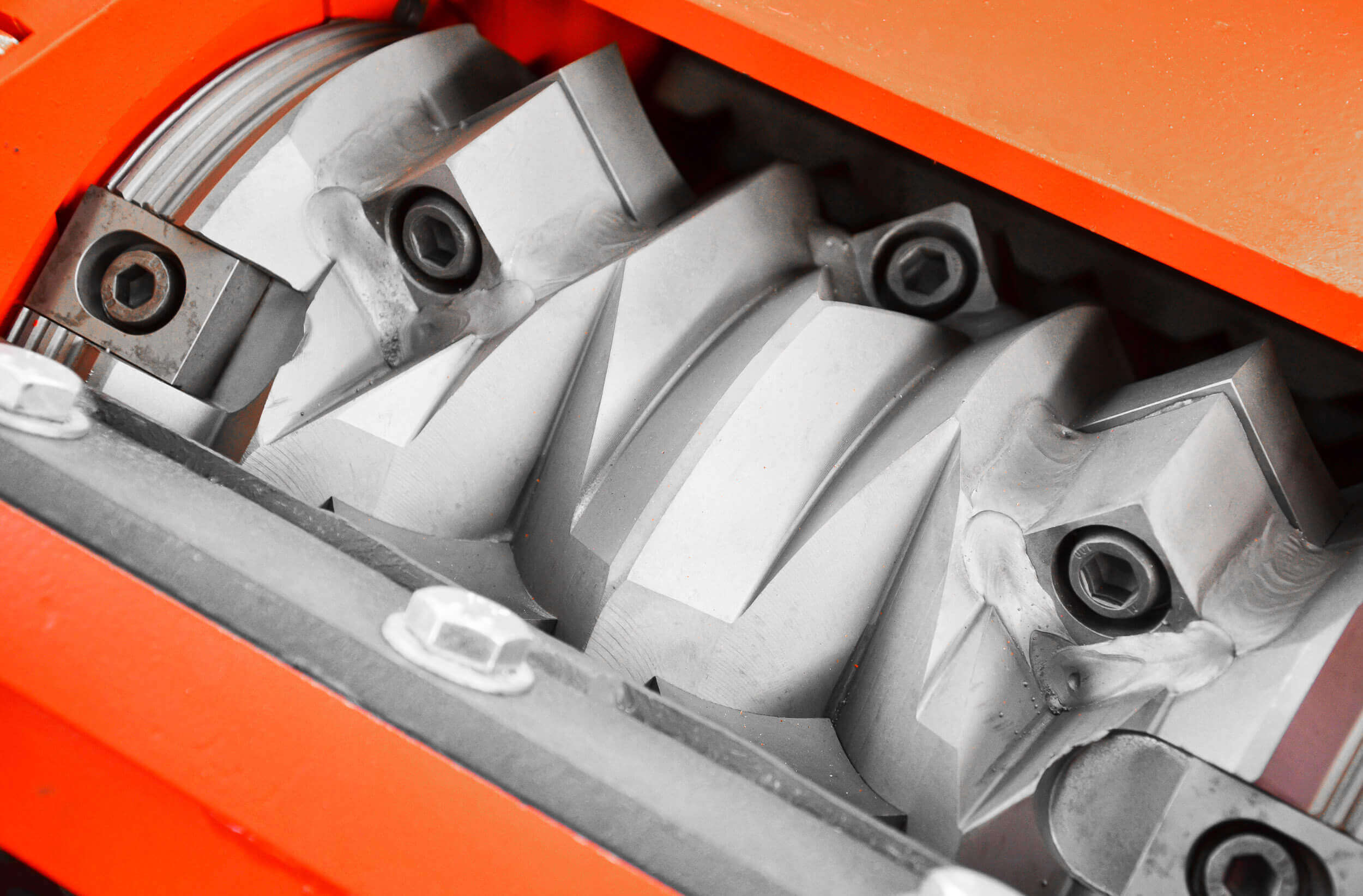 Rotor eines WEIMA Schredders mit angeschweißten Messerblöcken