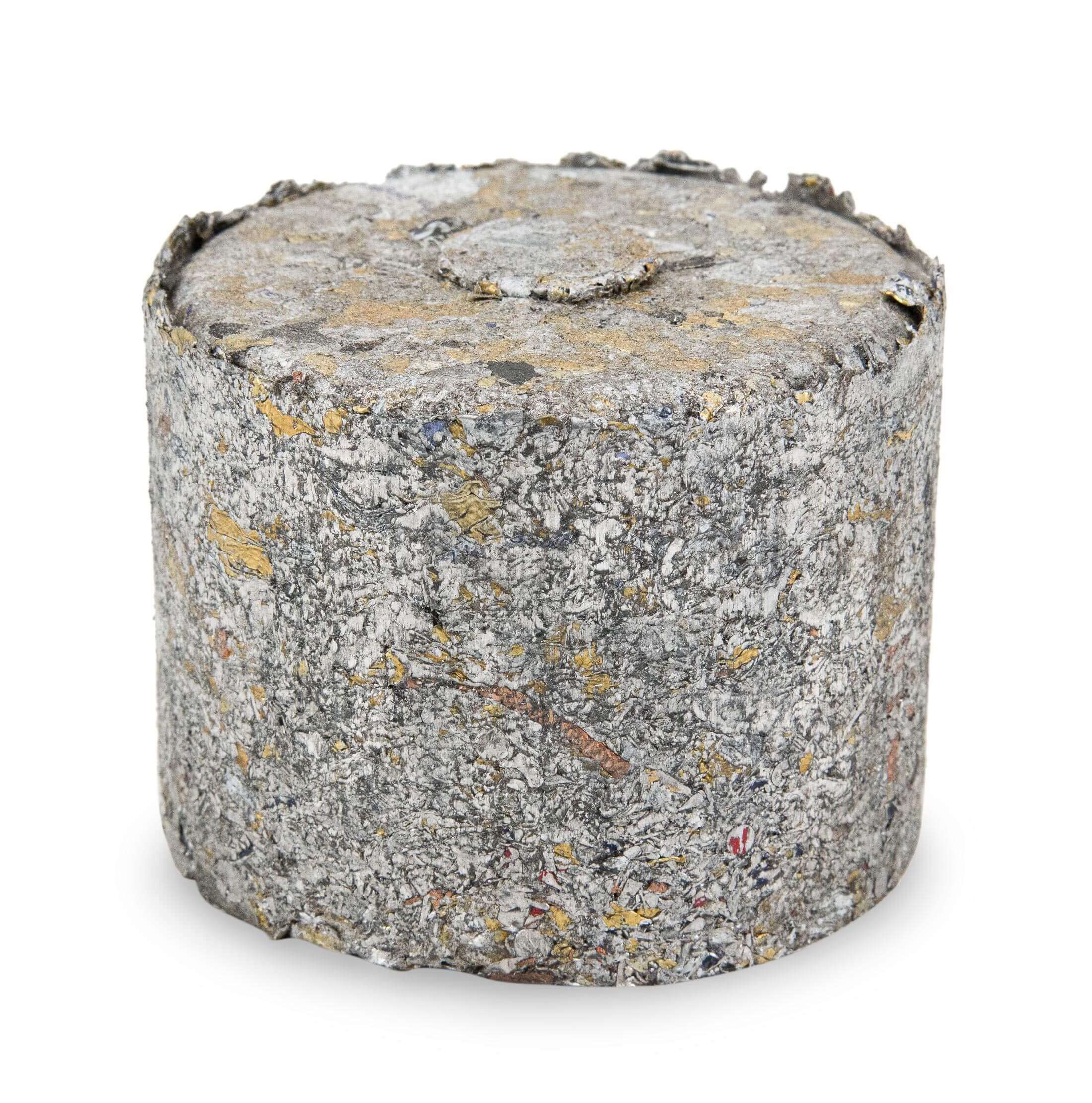 Rundes Alutuben Brikett aus der WEIMA Brikettiermaschine