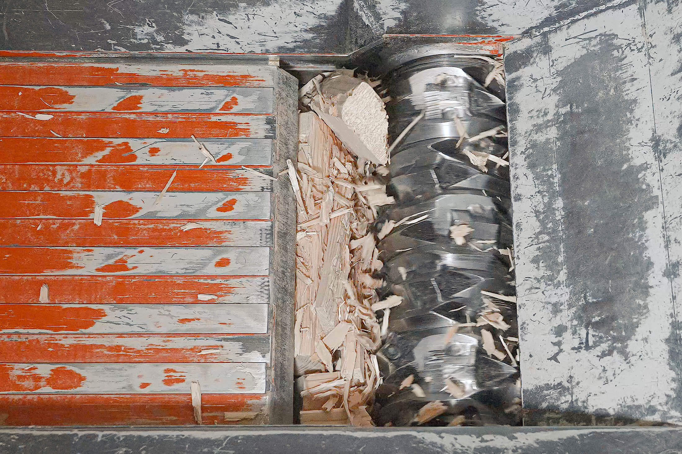 shredding of wood scrap