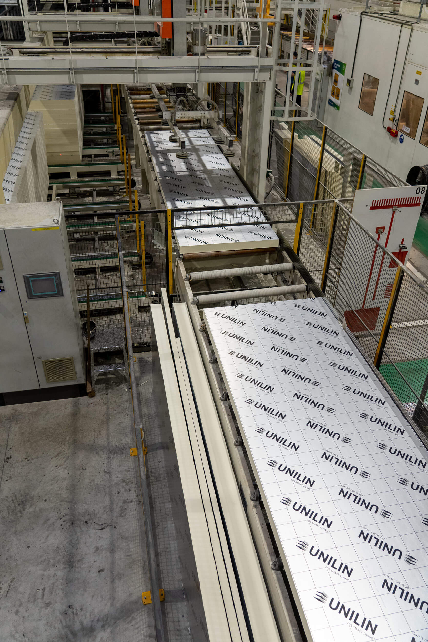 Produktion von Dämmplatten aus PU-Schaum bei UNILIN