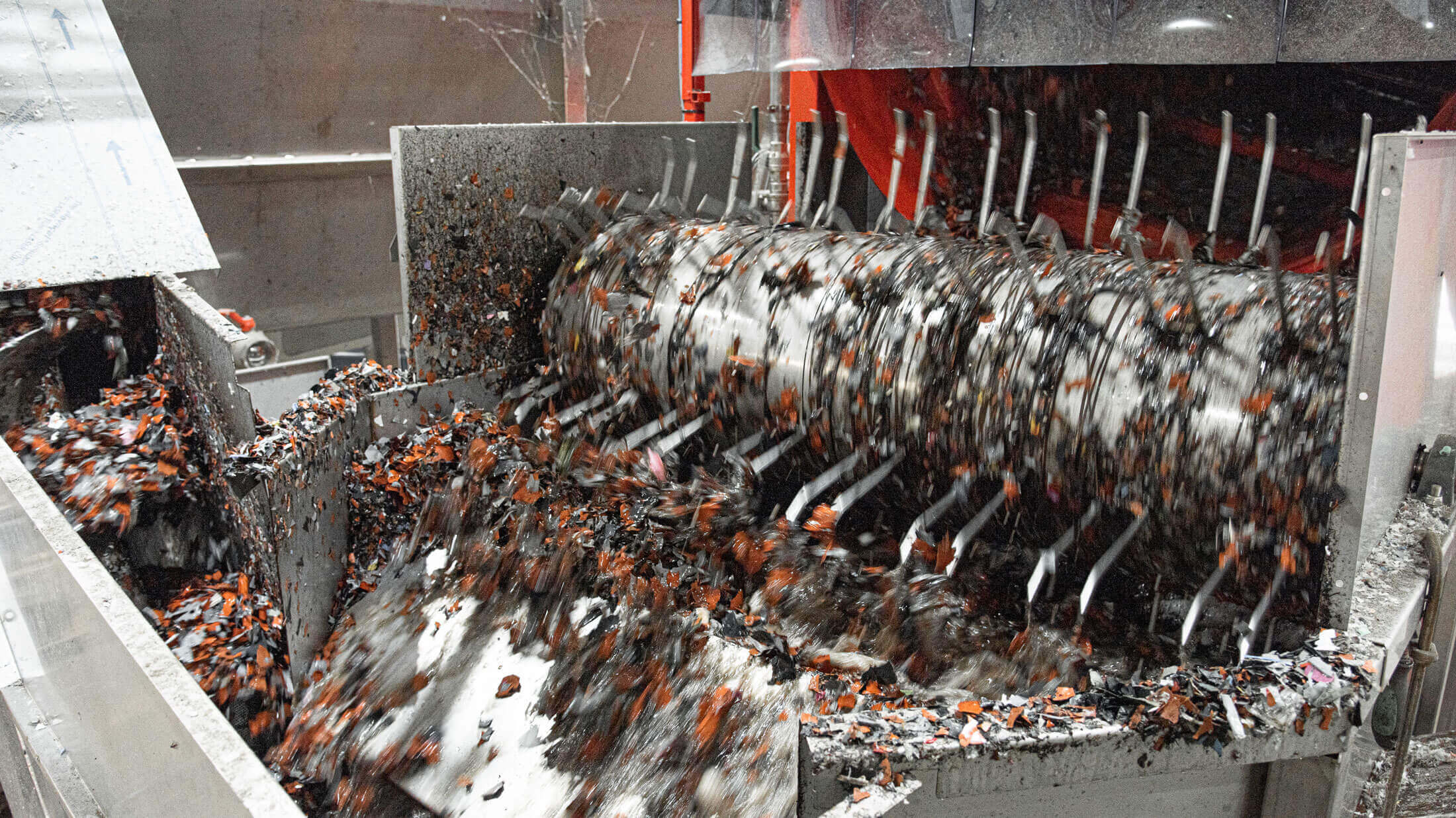 Waschen von zerkleinerten Kunststoffabfällen