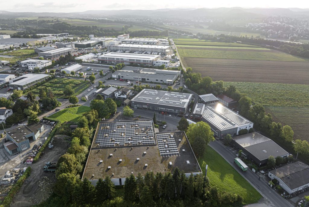 WEIMA Firmenzentrale aus der Luft mit mehreren Produktionshallen