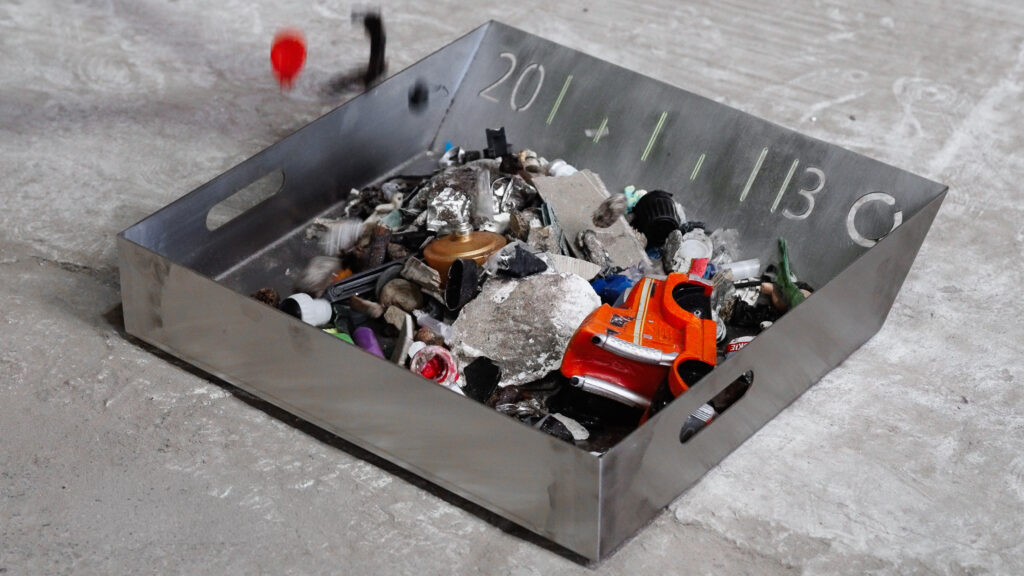 Metallschale mit Schwerfraktion