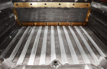 Pusher shredder with segmented base