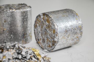 Briketts aus Aluminiumtuben