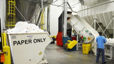Produktionsabfälle aus der Papierproduktion werden direkt recycelt