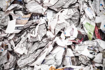 Zerknülltes Zeitungspapier