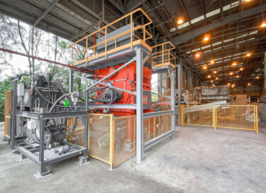 WEIMA PowerLine 1500 Zerkleinerer mit Hydraulikantrieb shreddert Sondermüll