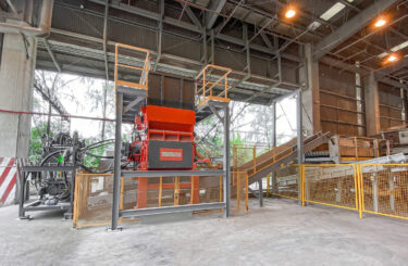 WEIMA PowerLine 1500 shreds hazardous waste for INSEE Ecocycle in Vietnam