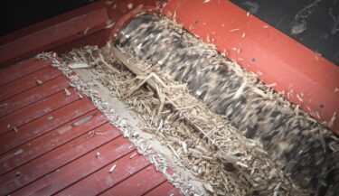 Load pallets are shredded with WEIMA's WLK 1500 machine