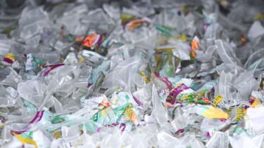 Geshredderter Plastikbecher aus PP