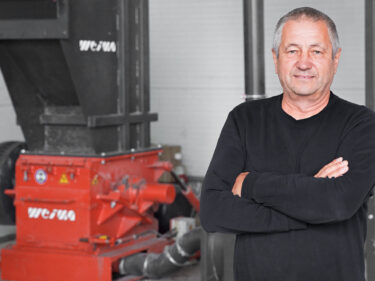 Superbon Recycling Rumänien mit WEIMA WSM Granulator