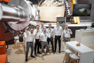 weima verkäufer auf dem holz-handwerk messestand