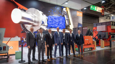 WEIMA Mitarbeiter auf dem K Messestand in Düsseldorf