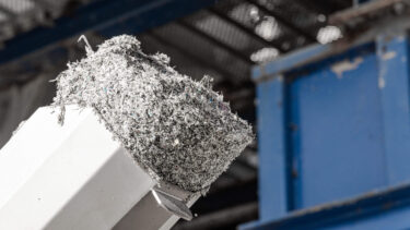 Dewatered pellet made of plastic Washing system objects on a discharge pipe