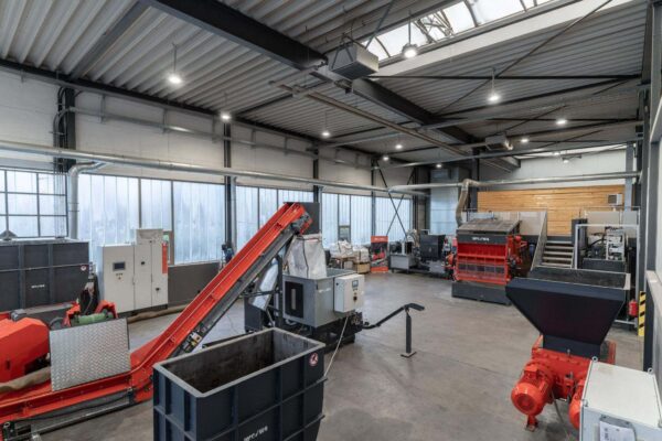 Free material tests in the WEIMA technical center