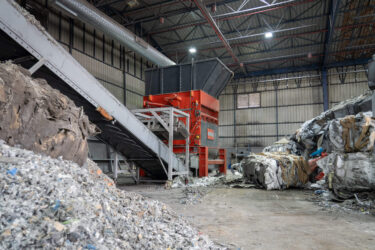 WEIMA PowerLine 2000 shreddert Industrieabfälle zu EBS bei Dekasan