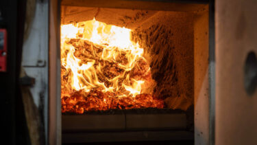 Drying chambers are operated with the heater from the wood chip heating system.